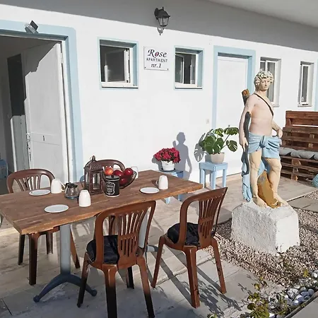 Rose Mesonghi Apartamento