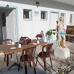 Rose Mesonghi Apartamento