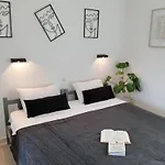 Apartment Rose Mesonghi *