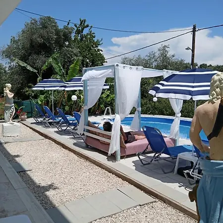Rose Mesonghi Apartman